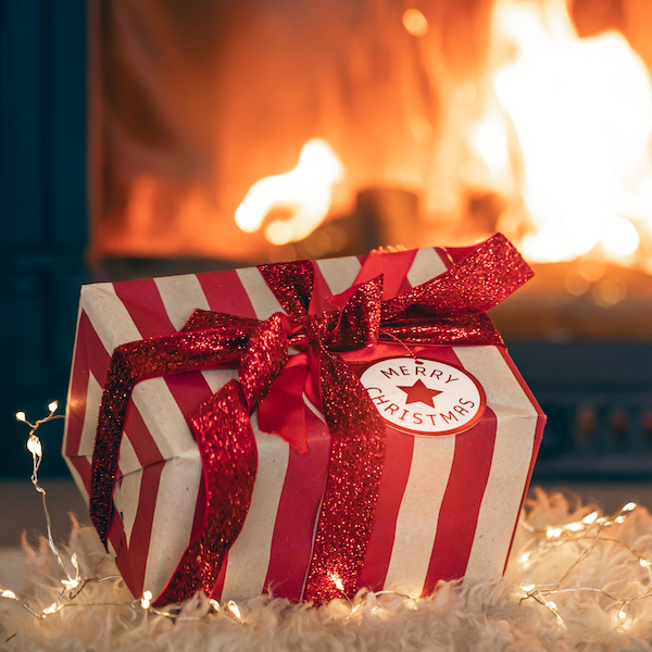 Подарунки для власників камінів: що подарувати тим, у кого є камін